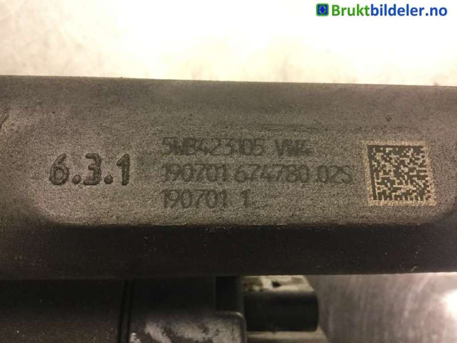 Tannstang elektrisk til VW Passat 2015-2019 (Fase 1) (B8) (B8) (VOLKSWAGEN|5Q1 959 439 R|0 273 010 338|5Q0 910 143 C)