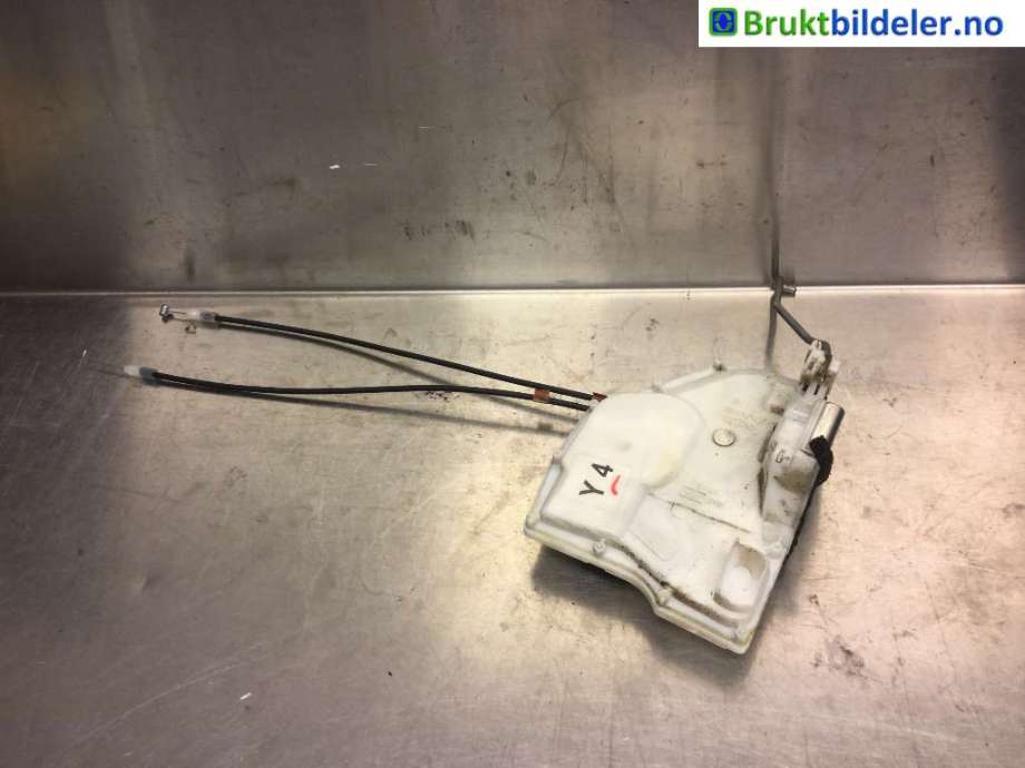 Låsekasse høyre foran til Suzuki SX4, 2006-2009 (Type I, Fase 1)  (SUZUKI|82201-79J43)