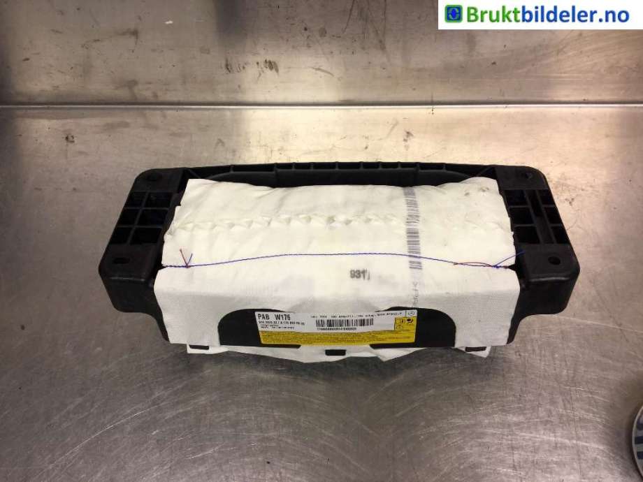 Airbag passasjer til Mercedes A-Klasse 2012-2018 (W176) (W176) (MERCEDES|A 176 860 00 02|618 2376 02|)