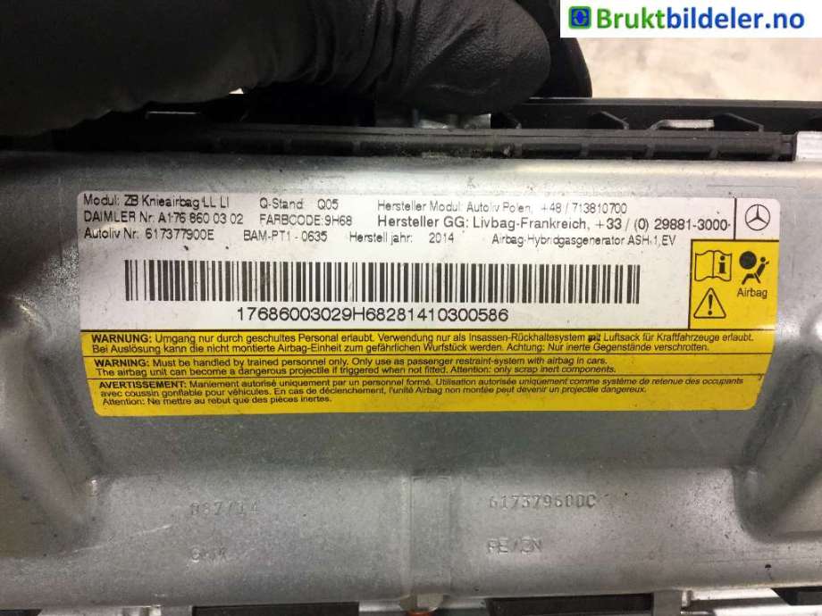 Airbag kne til Mercedes A-Klasse 2012-2018 (W176) (W176) (MERCEDES|A 176 860 03 02|617277900E|)