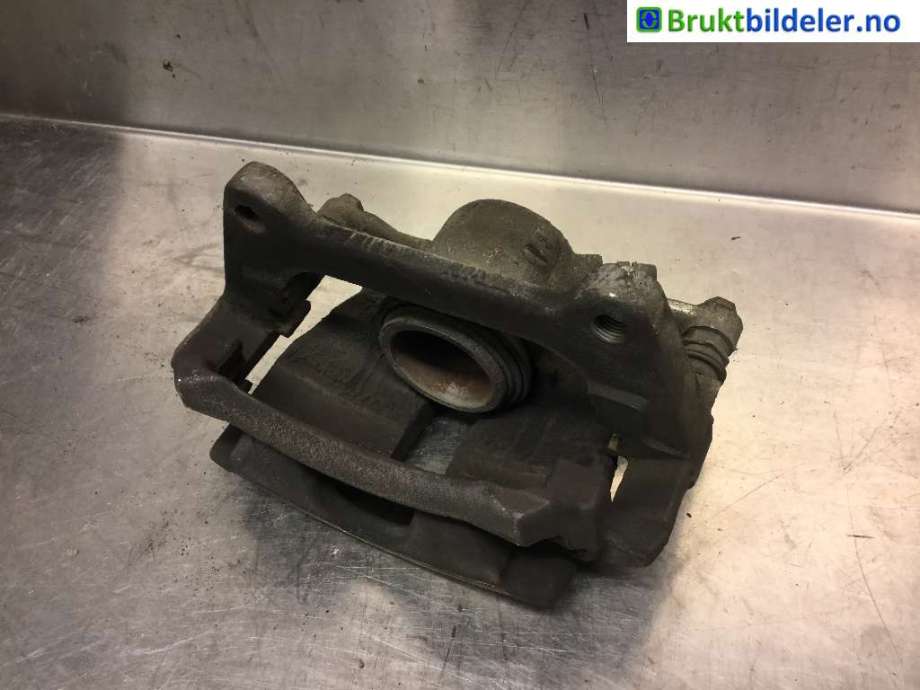 Bremsecaliper høyre foran til VW Passat 2015-2019 (Fase 1) (B8) (B8) (VOLKSWAGEN|8V0 615 124 D|)