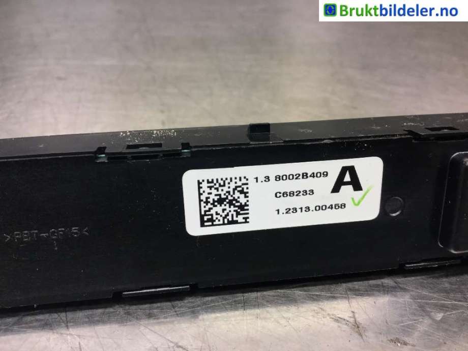 Bryter nødblink til Mitsubishi Outlander 2012-2015 (Type III, Fase 1)  (MITSUBISHI|8002B409|)