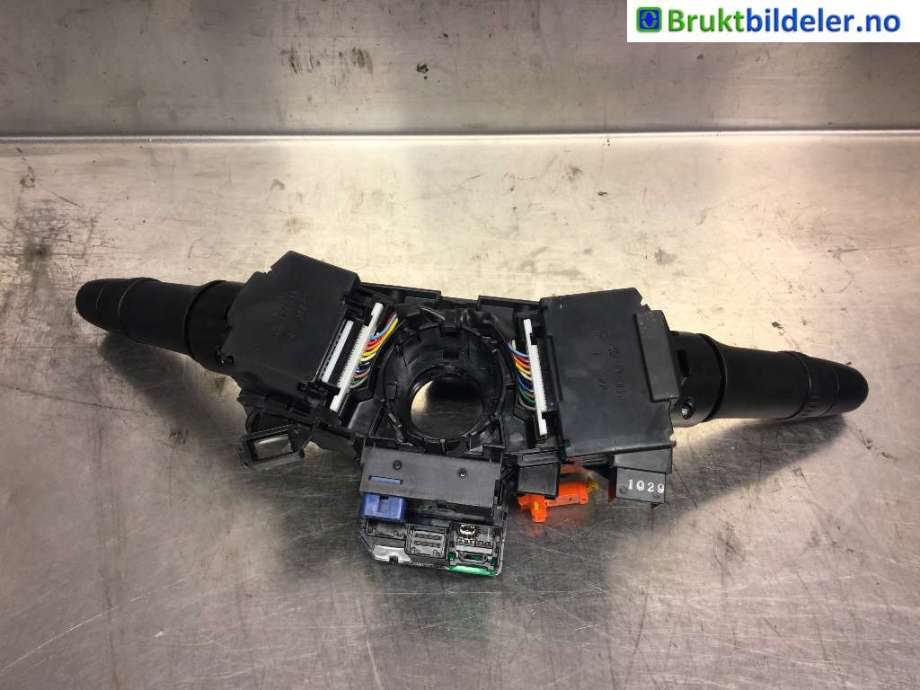 Bryter combi til Mitsubishi Outlander 2012-2015 (Type III, Fase 1)  (MITSUBISHI|8617A013|17G688|)