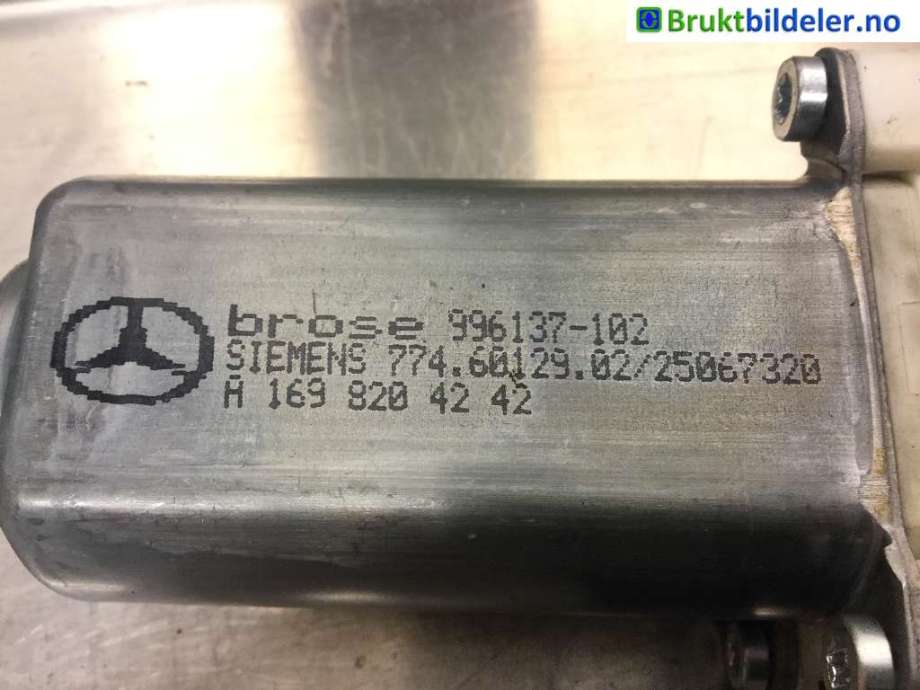 Ruteheis høyre til Mercedes B-Klasse 2008-2011 (Fase 2) (W245) (W245) (MERCEDES|A 169 820 42 42|996137-102|774.60129.02)