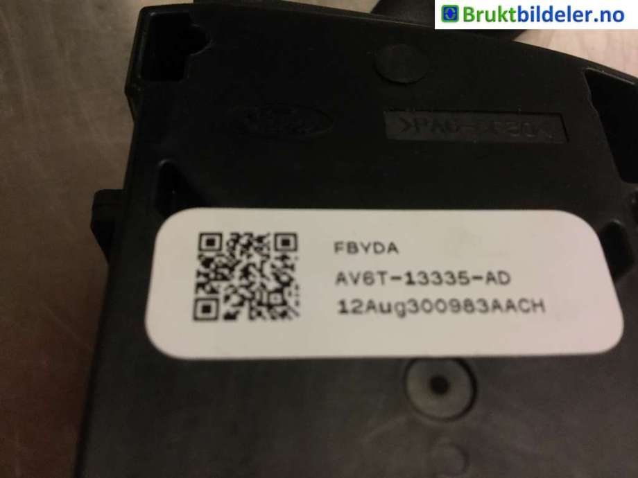 Bryter blink til Ford Focus 2011-2014 (Type III, Fase 1)  (FORD|AV6T-13335-AD|)