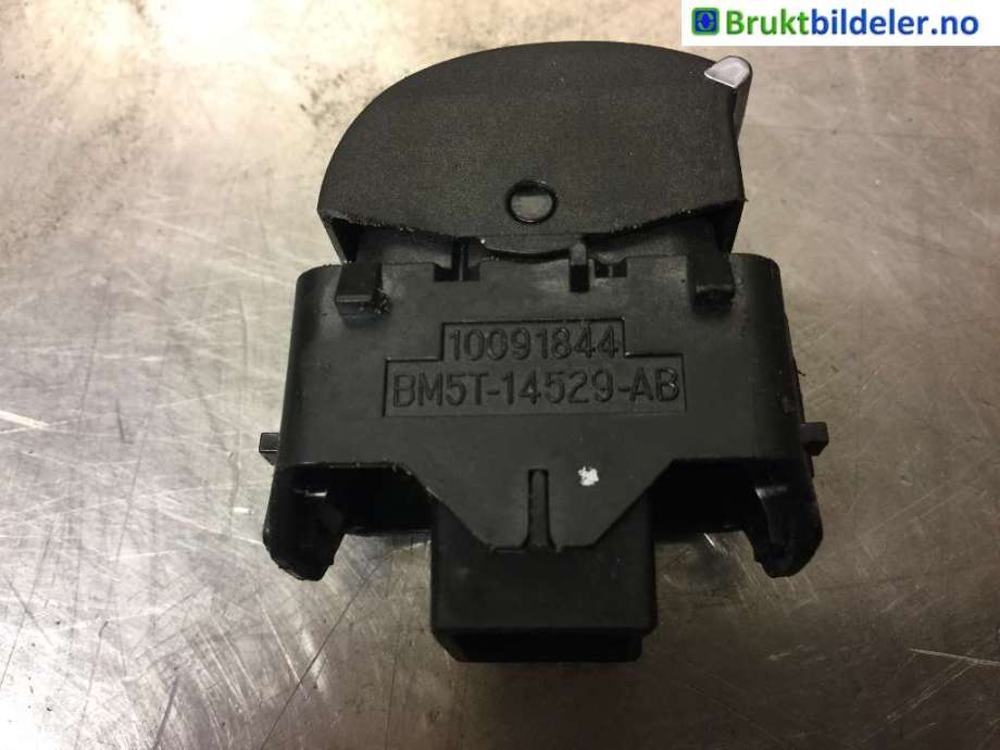 Bryter ruteheis til Ford Focus 2011-2014 (Type III, Fase 1)  (FORD|BM5T-14529-AB|10091844|)