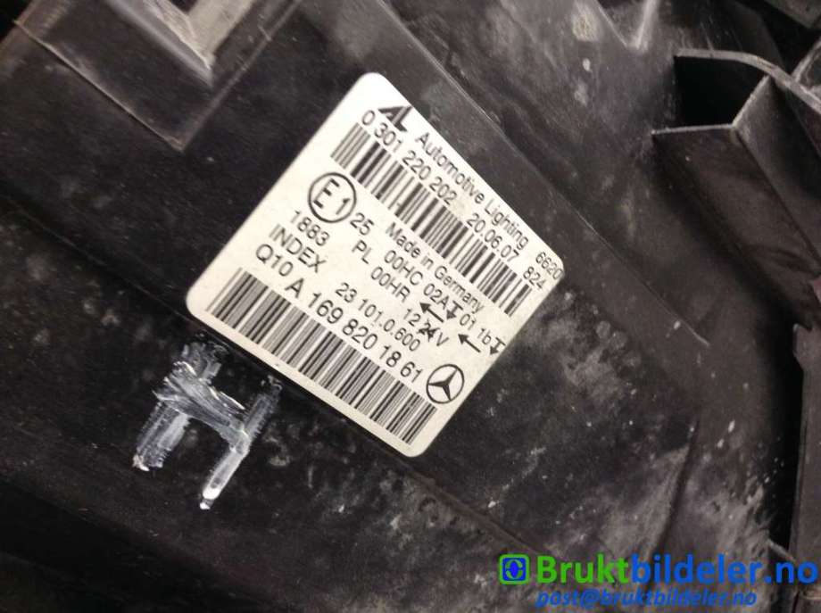 Frontlykt høyre halogen til Mercedes B-Klasse 2008-2011 (Fase 2) (W245) (W245) (MERCEDES|A 169 820 18 61|0 301 220 202|)