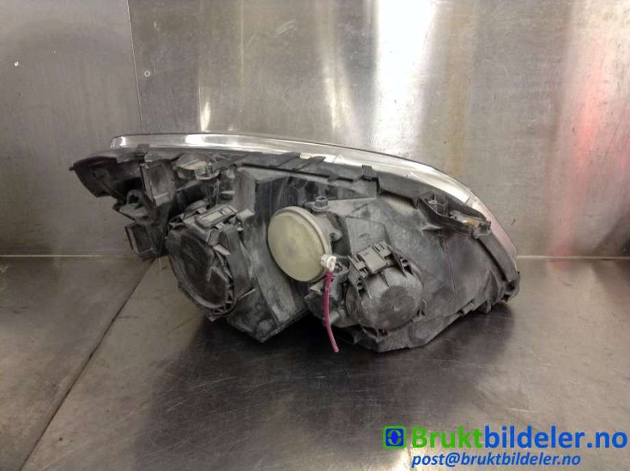 Frontlykt venstre halogen til Mercedes B-Klasse 2008-2011 (Fase 2) (W245) (W245) (MERCEDES|A 169 820 17 61|0 301 220 201|)