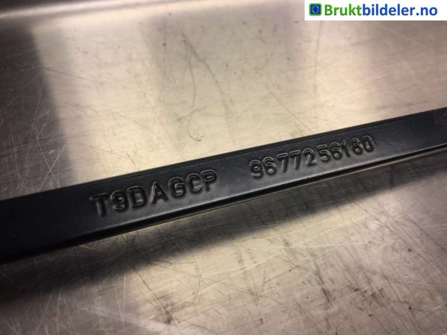 Viskerarmer frontrute til Peugeot 308 2013-2021 (Type II)  (PEUGEOT|T9DAGCP|9677256180|)
