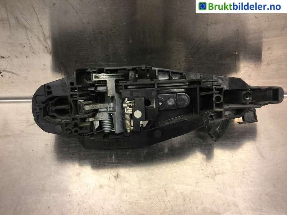 Dørhåndtak utv venstre bak til Peugeot 308 2013-2021 (Type II)  (PEUGEOT|9802977380|)