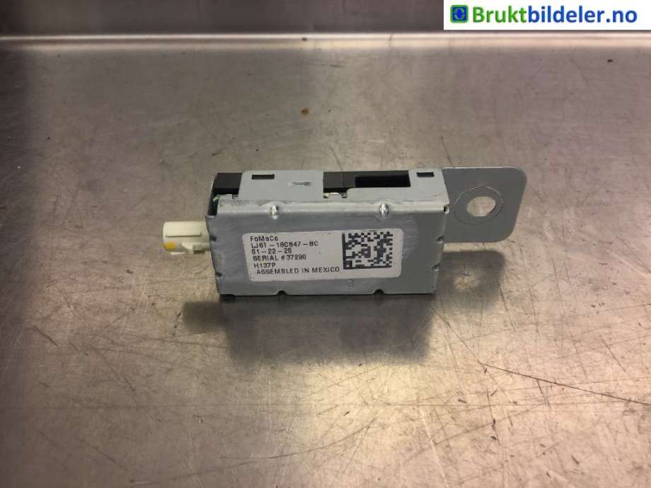 Antenne forsterker til Ford Kuga, 2019-->> (Type III) (FORD|LJ6T-18C847-BC)
