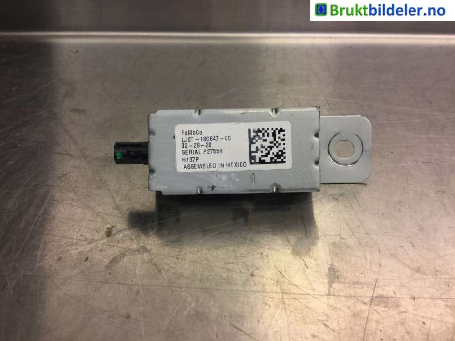 Antenne forsterker til Ford Kuga, 2019-->> (Type III) (FORD|LJ6T-18C847-CC)