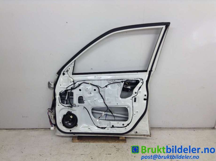 Dør høyre foran til Subaru Forester 2008-2013 (Type III) (SUBARU|60009SC0219P|)