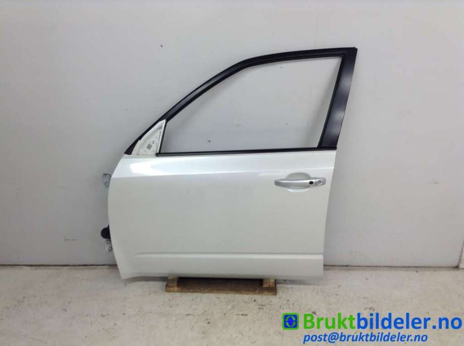 Dør venstre foran til Subaru Forester, 2008-2013 (Type III)  (SUBARU|61240SC010)