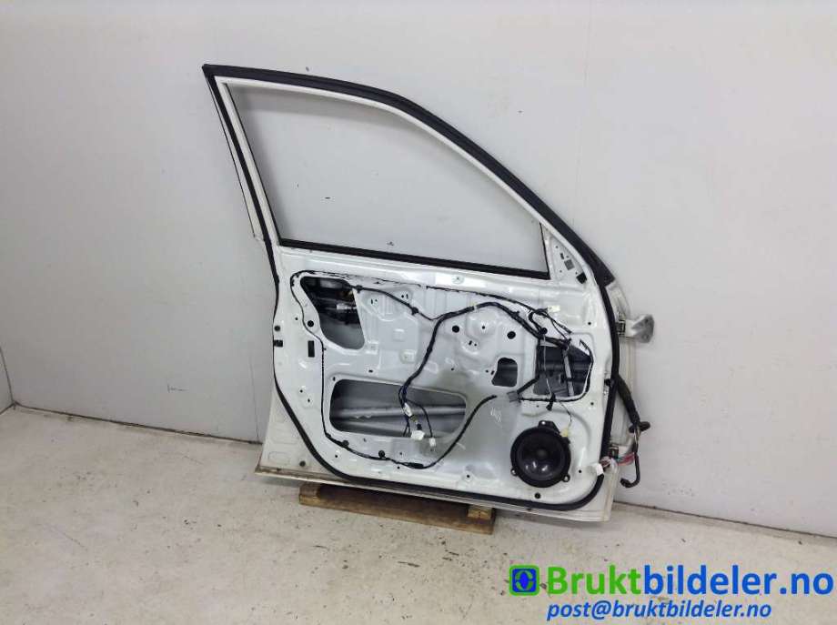 Dør venstre foran til Subaru Forester 2008-2013 (Type III)  (SUBARU|61240SC010|)