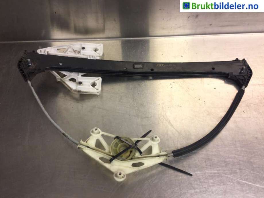 Ruteheis til Audi A3, 2012-2016 (Type III, Fase 1)  (AUDI|8V4 839 461)