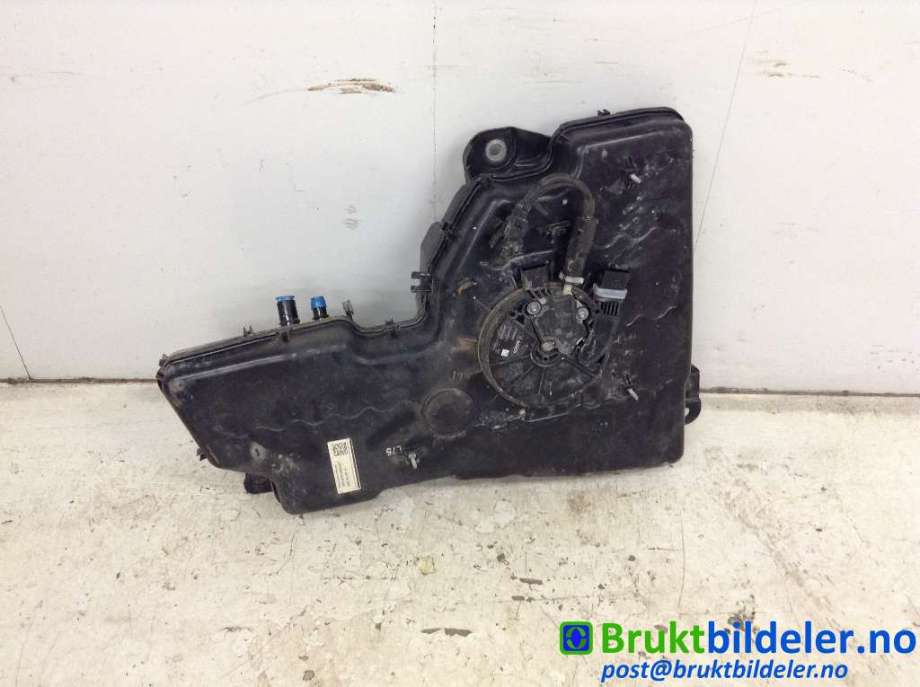 AdBlue tank til VW Tiguan 2016-2020 (Type II, Fase 1)  (VOLKSWAGEN|5QF 131 877 H|)
