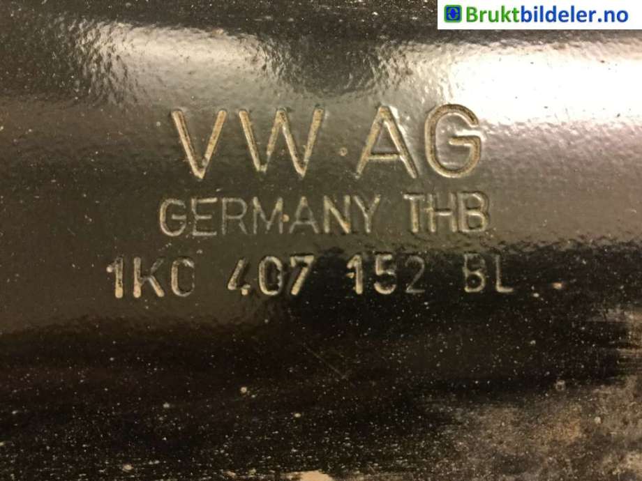 Bærebru høyre foran nedre til VW Caddy 2015-2020 (Type III, Fase 3)  (VOLKSWAGEN|1K0 407 152 BL|)