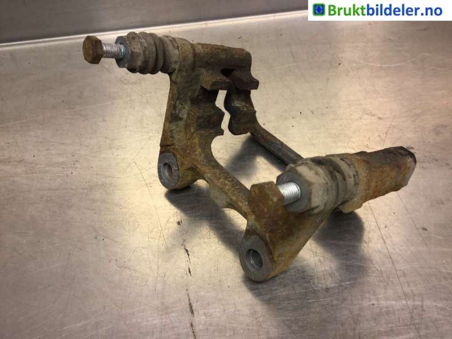 Bremsecaliper brakett til VW Caddy, 2015-2020 (Type III, Fase 3)  (VOLKSWAGEN|5Q0 615 426 A)