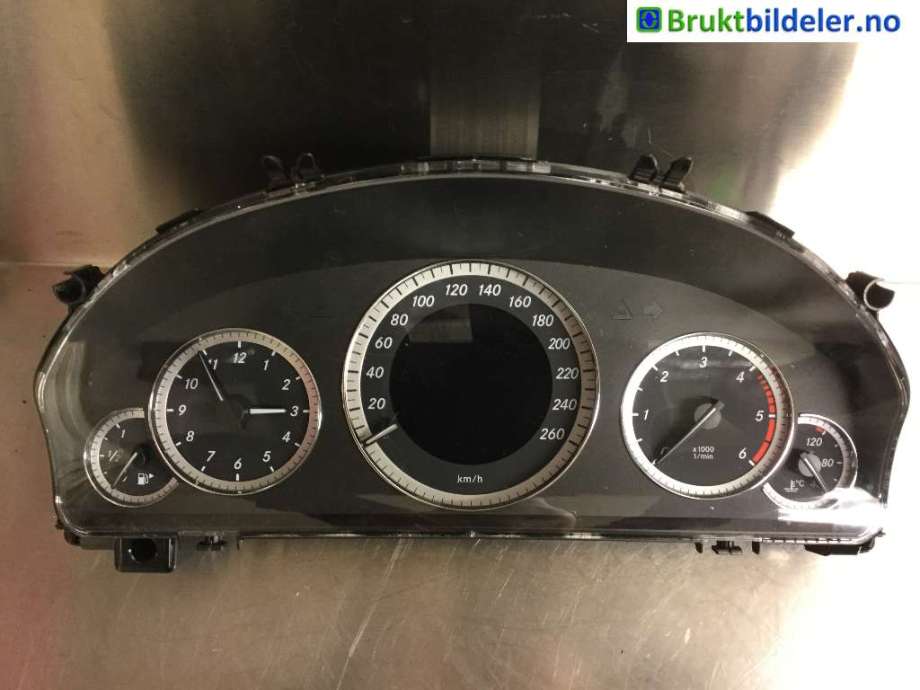 Instrumentpanel til Mercedes E-Klasse, 2009-2013 (Fase 1) (W212) (W212) (MERCEDES|A 212 900 33 13)