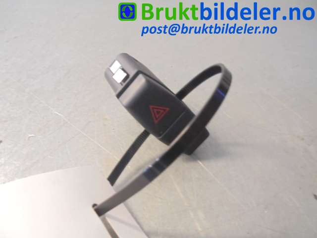 Bryter nødblink til BMW X1, 2009-2015 (E84) (E84) (BMW|6131-6 919 506-06)