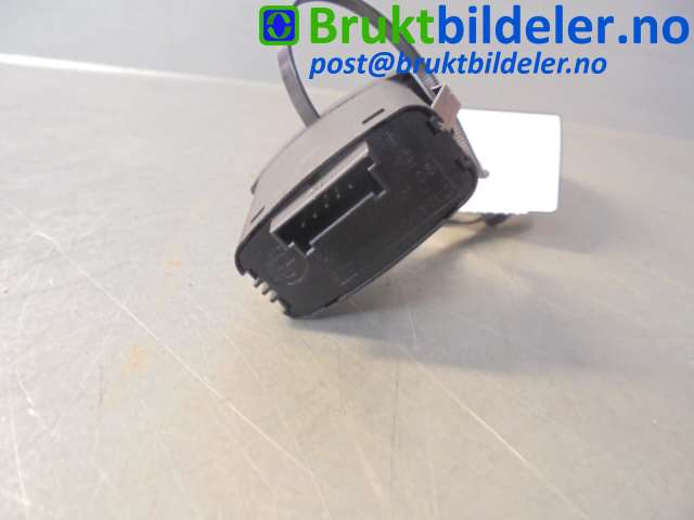 Bryter nødblink til BMW X1 2009-2015 (E84) (E84) (BMW|6131-6 919 506-06|)