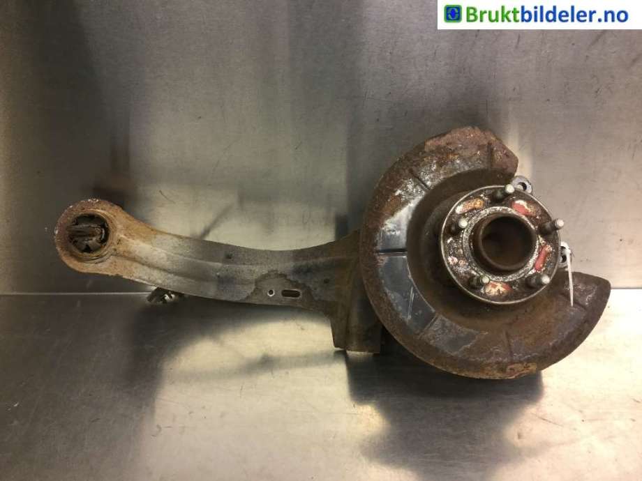 Hjulspindel venstre bak til Ford Focus, 2011-2014 (Type III, Fase 1)  (FORD|BV61-5A969-CC)