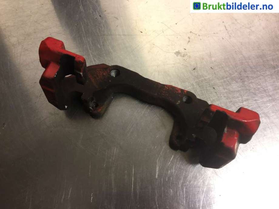 Bremsecaliper brakett til Ford Focus, 2011-2014 (Type III, Fase 1)  (FORD|AV612B135CB)