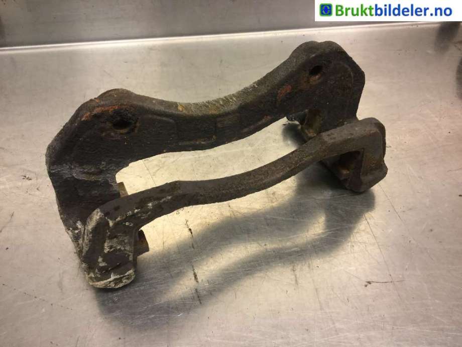Bremsecaliper brakett til Mitsubishi Outlander 2012-2015 (Type III, Fase 1) (MITSUBISHI|MR307282|)