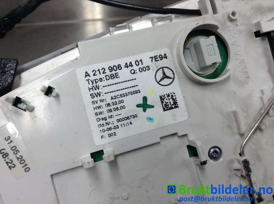 Tak konsoll til Mercedes E-Klasse 2009-2013 (Fase 1) (W212) (W212) (MERCEDES|A 212 906 44 01|)