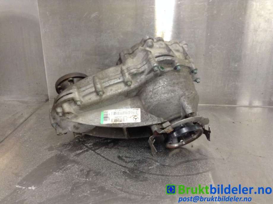 Drivaksel høyre bak til Mercedes E-Klasse 2009-2013 (Fase 1) (W212) (W212) (MERCEDES|A 212 350 21 10|)