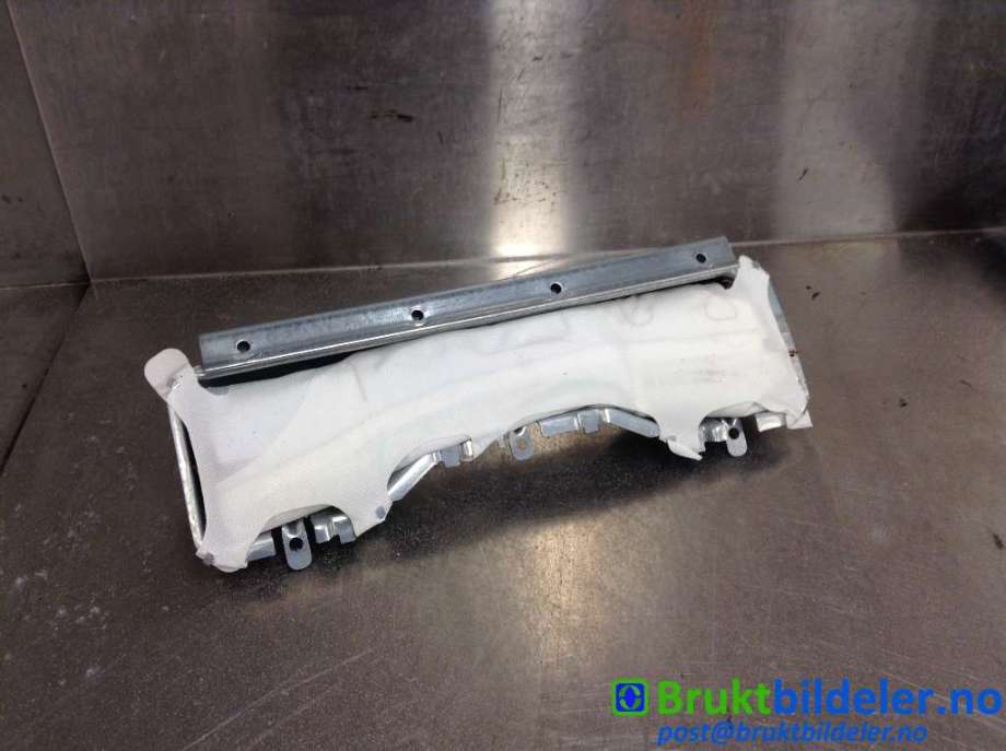 Airbag kne til Mercedes E-Klasse, 2009-2013 (Fase 1) (W212) (W212) (MERCEDES|212 860 09 02)