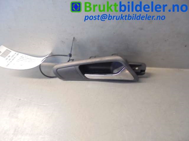 Dørhåndtak inv høyre til VW Passat, 2005-2010 (B6) (B6) (VOLKSWAGEN|3C1 837 114)