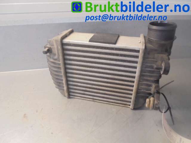 Intercooler til Audi A6 2008-2011 (Type III, Fase 2) (C6) (C6) (AUDI|4F0 145 806 R|)