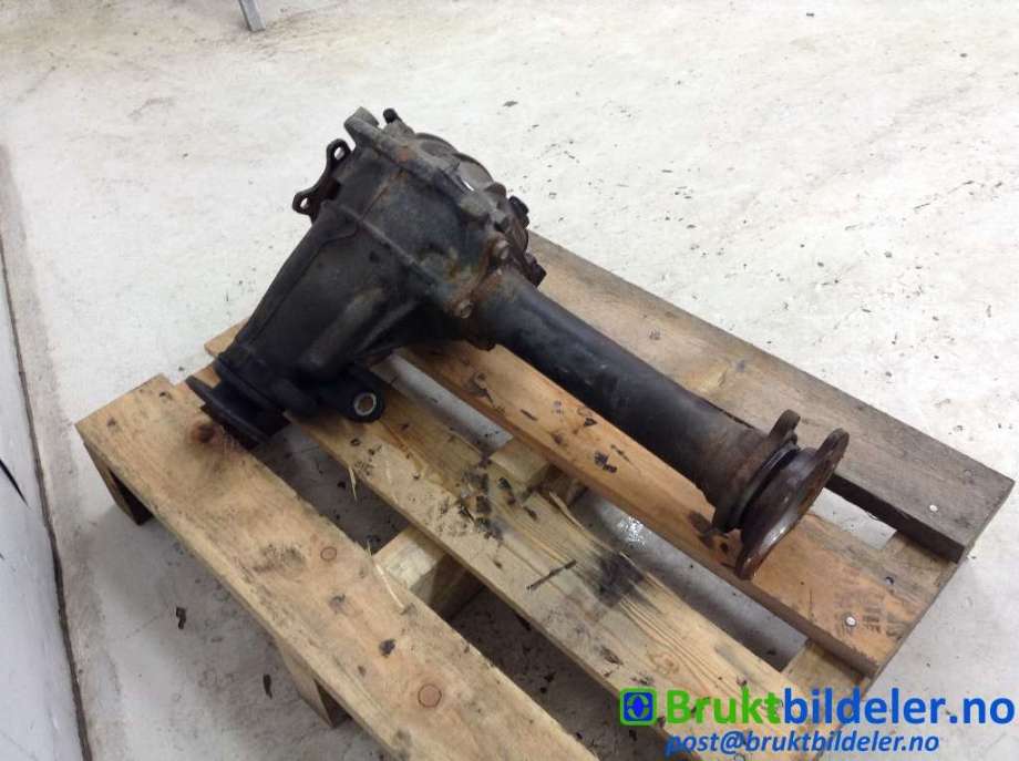 Kardang til Toyota Hiace 2007-2012 (Fase 3)  (TOYOTA|41110-26570|)