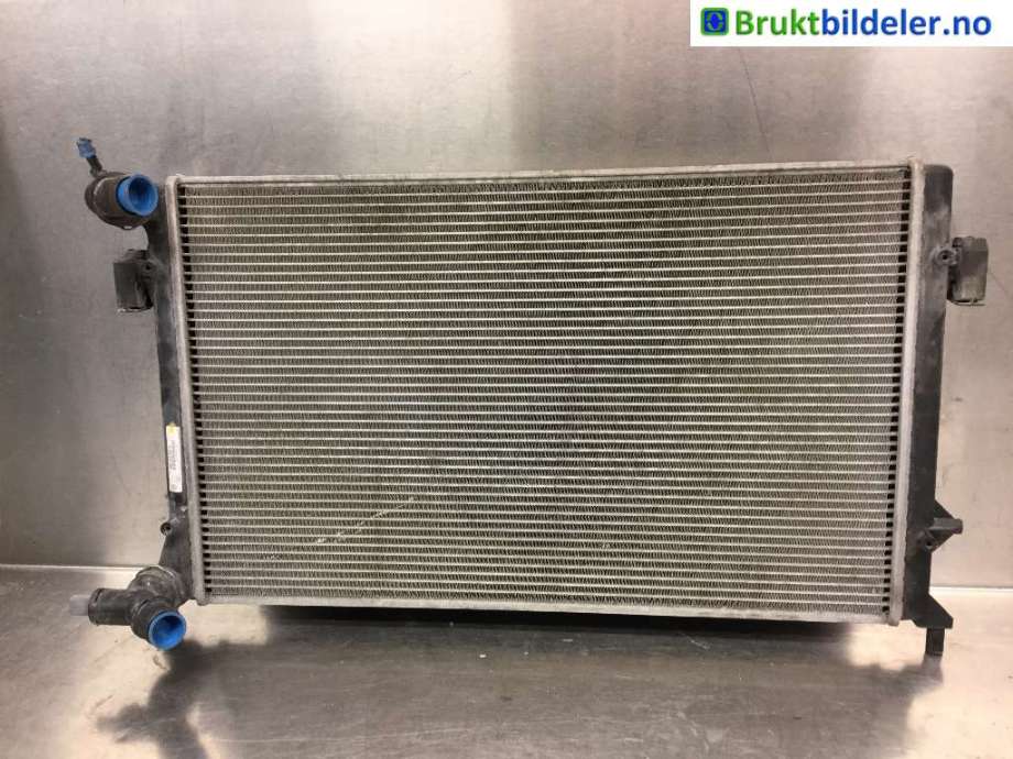 Radiator (automat gir) til VW Passat, 2005-2010 (B6) (B6) (VOLKSWAGEN|1K0 121 253 F)