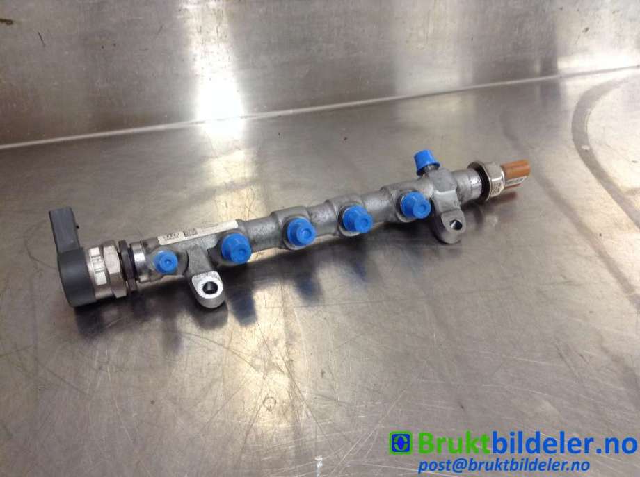 Dyseskinne (fuelrail) til Audi A4, 2007-2014 (Type IV) (B8) (B8) (AUDI|03L 130 089 Q)