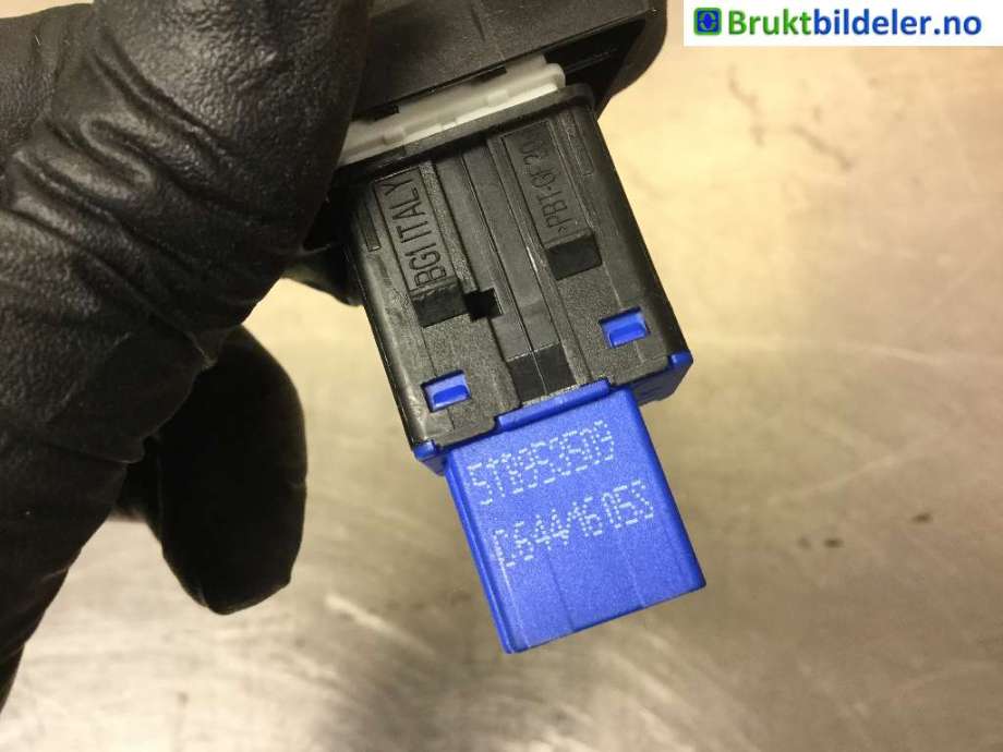 Bryter nødblink til VW Touran 2015-2021 (Type II) (VOLKSWAGEN|5TB 953 509|)