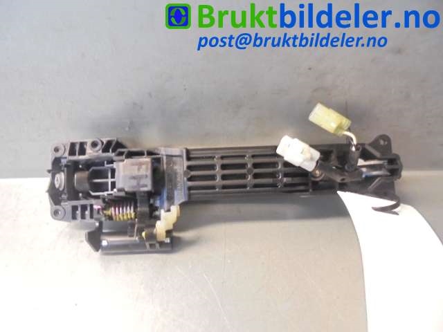 Dørhåndtak utv høyre foran til Suzuki SX4 2009-2013 (Type I, Fase 2)  (SUZUKI|82812-63J00-ZCC|)