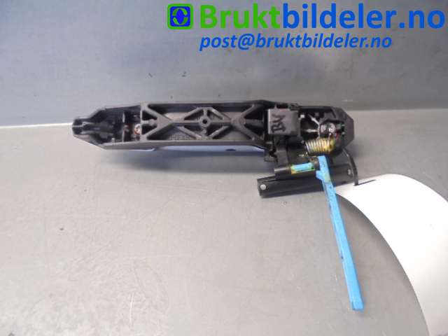 Dørhåndtak utv venstre bak til Suzuki SX4 2009-2013 (Type I, Fase 2)  (SUZUKI|82812-63J00-ZCC|)