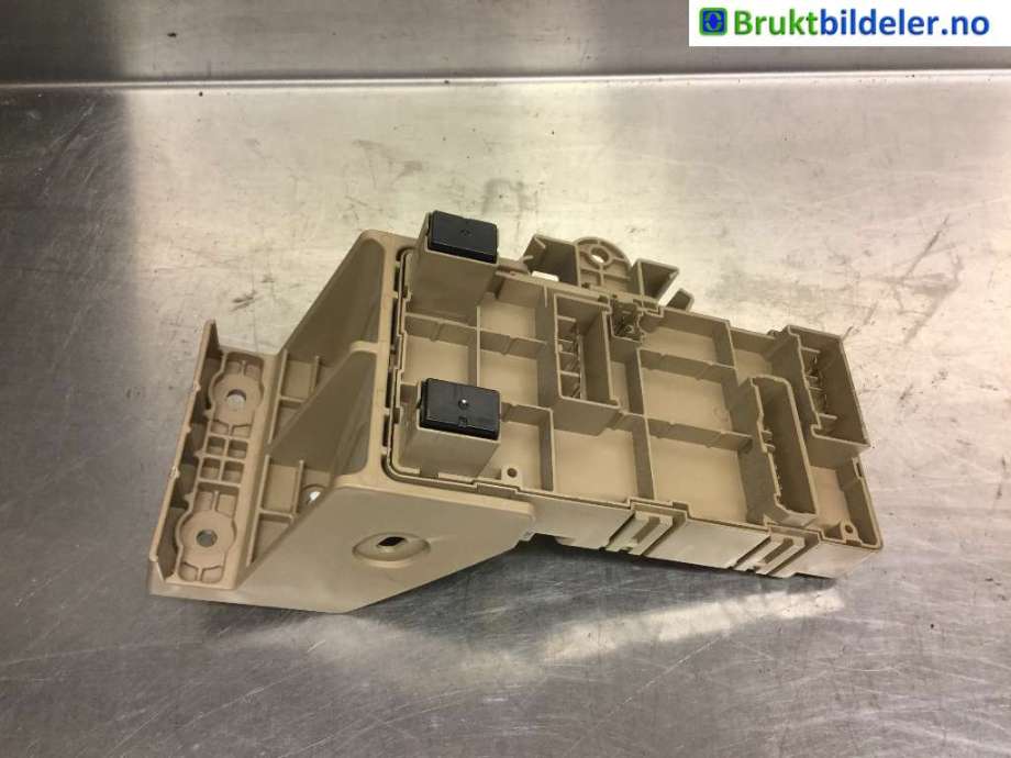 Sikringsboks til Subaru Forester 2008-2013 (Type III) (SUBARU|82201FG010|)