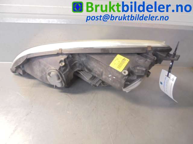 Frontlykt høyre halogen til Mitsubishi Colt 2004-2008 (Type VII, Fase 1) (MITSUBISHI|MR957354|)