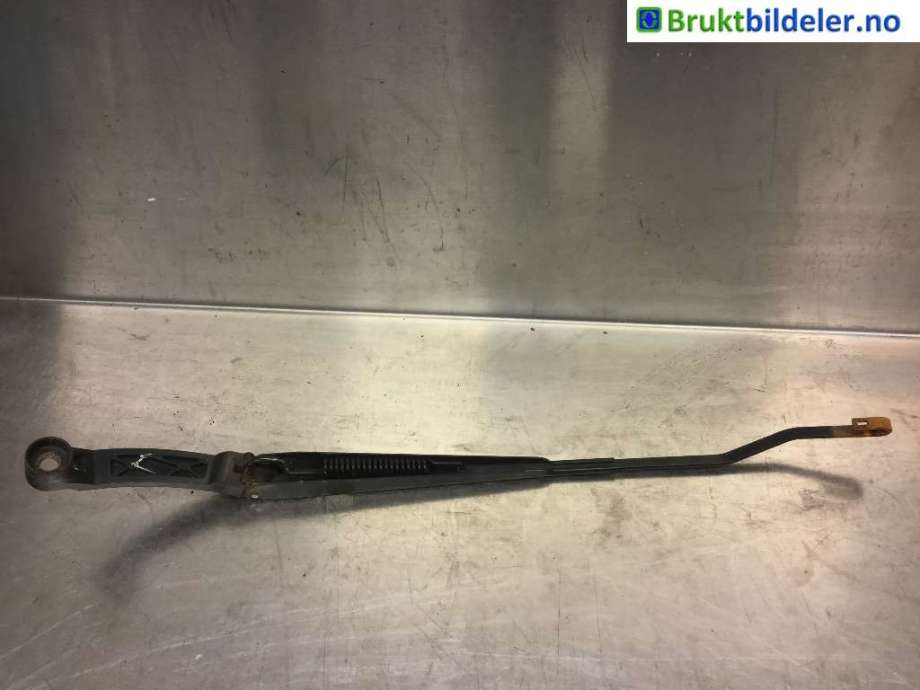 Viskerarmer frontrute til Mitsubishi Outlander 2007-2010 (Type II, Fase 1)  (MITSUBISHI|)