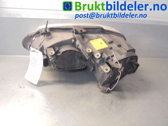 Frontlykt høyre halogen til VW Caddy 2004-2010 (Type III, Fase 1)  (VOLKSWAGEN|2K0.941.006B|)
