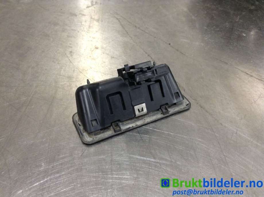 Bryter baklukeåpner til BMW X5 2007-2013 (E70) (E70) (BMW|51 24 7 118 158|)
