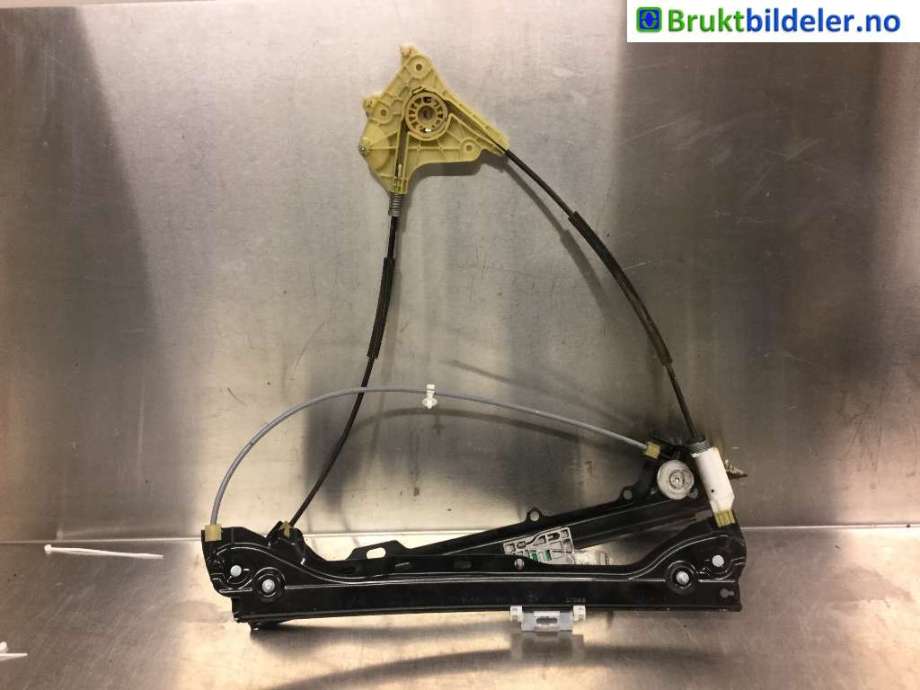 Ruteheis til BMW 3-Serie 2005-2011 (E90/E91/E92/E93) (E90/E91/E92/E93) (BMW|51 33 7 193 456|)