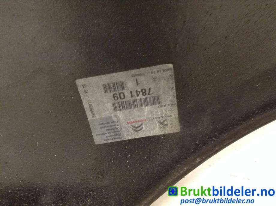 Skjerm høyre foran til Peugeot 407 2004-2010 (PEUGEOT|7841 Q9|)