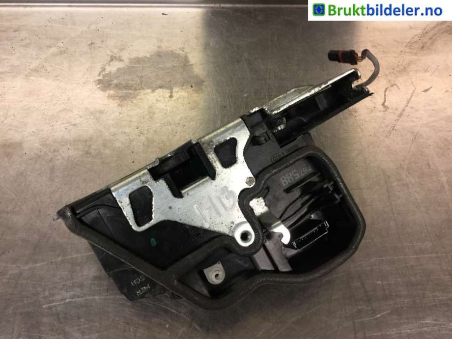 Låsekasse høyre bak til BMW X5 2007-2013 (E70) (E70) (BMW|7 167 588|)