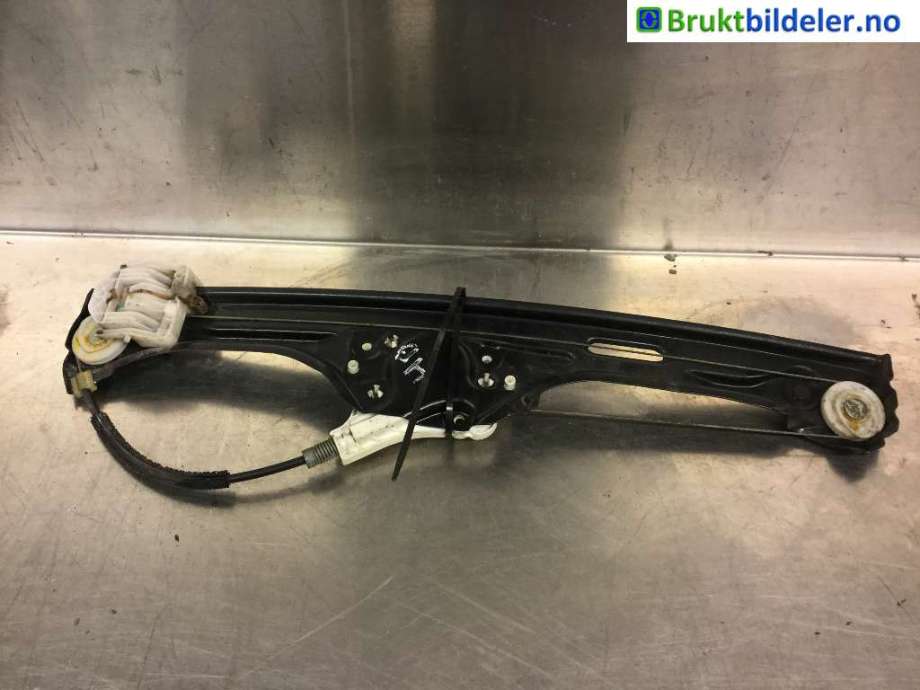 Ruteheis til BMW X5 2007-2013 (E70) (E70) (BMW|51 35 7 166 382||7 137 030)