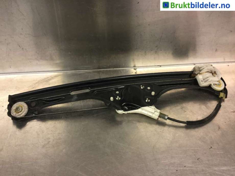 Ruteheis til BMW X5 2007-2013 (E70) (E70) (BMW|51 35 7 166 381|)